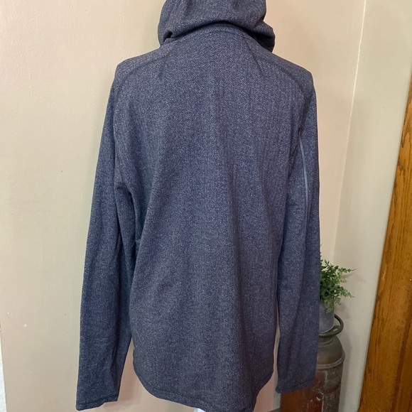 Lululemon 1/4 zip hoodie heathered gray size large 8/10? thumb hole. - Picture 4 of 12